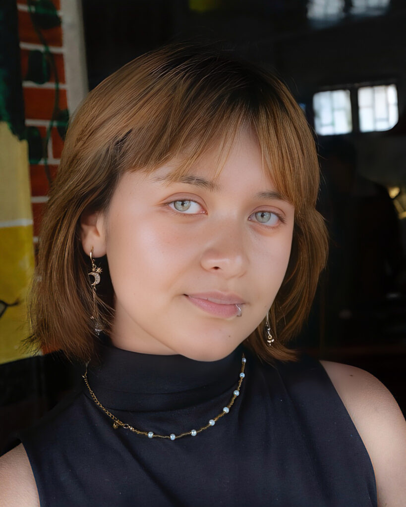 Paula Beatriu Daza (ella)